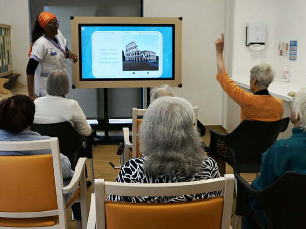 table de mémoire utilisée en verticale dans un atelier collectif